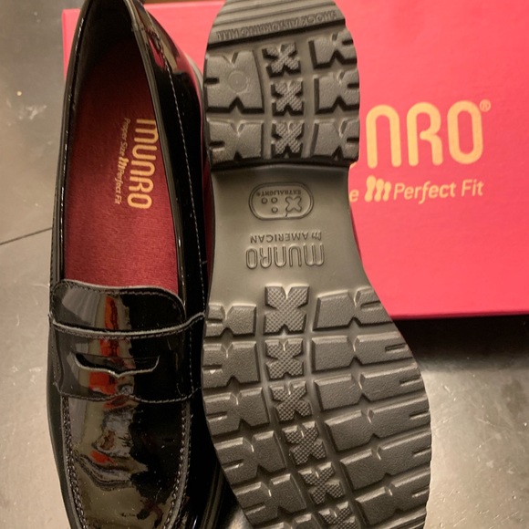 Munro Jordi Black Patent leather loafers - Picture 2 of 5